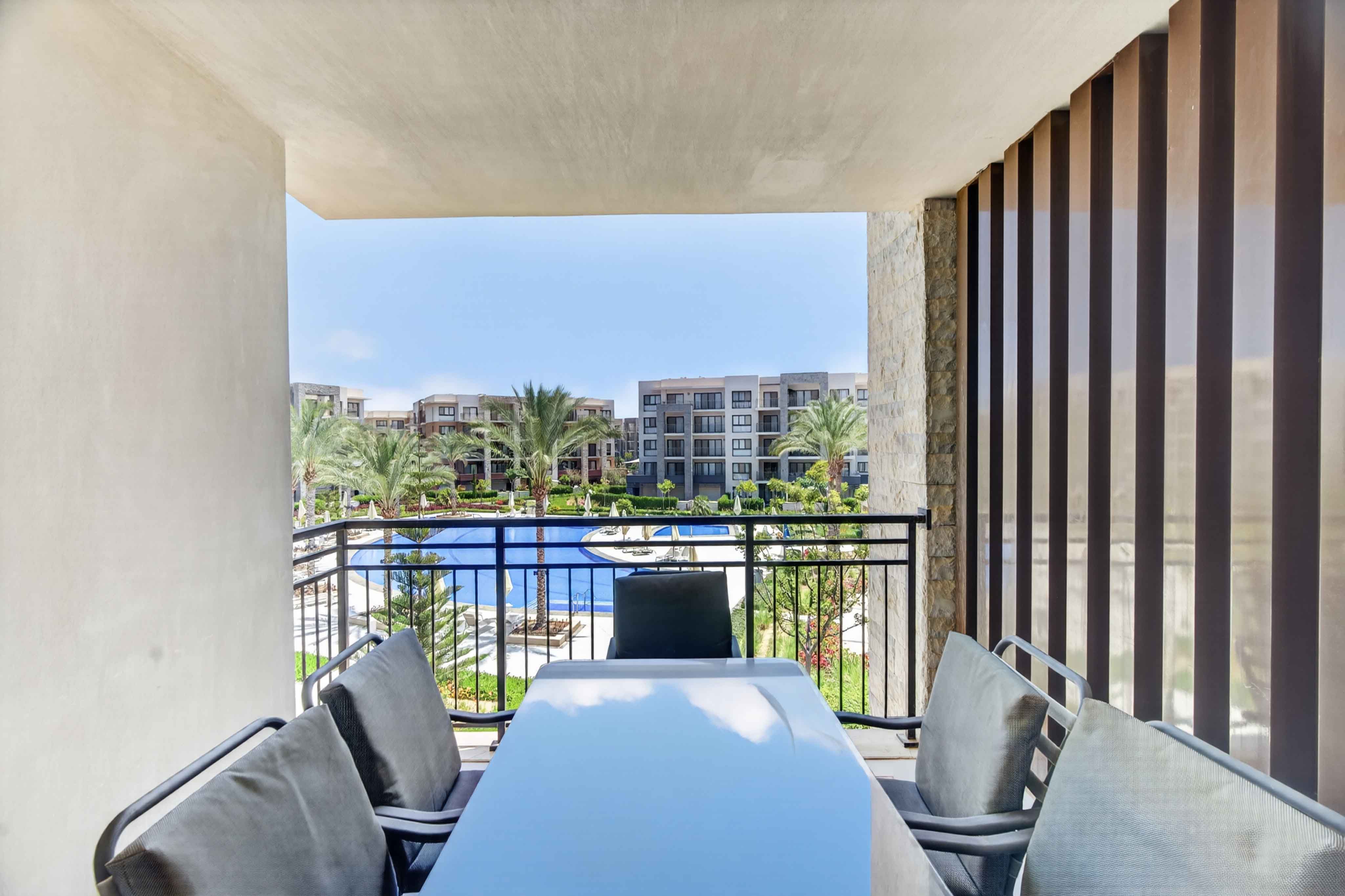 1BDR Pool View Marina 1