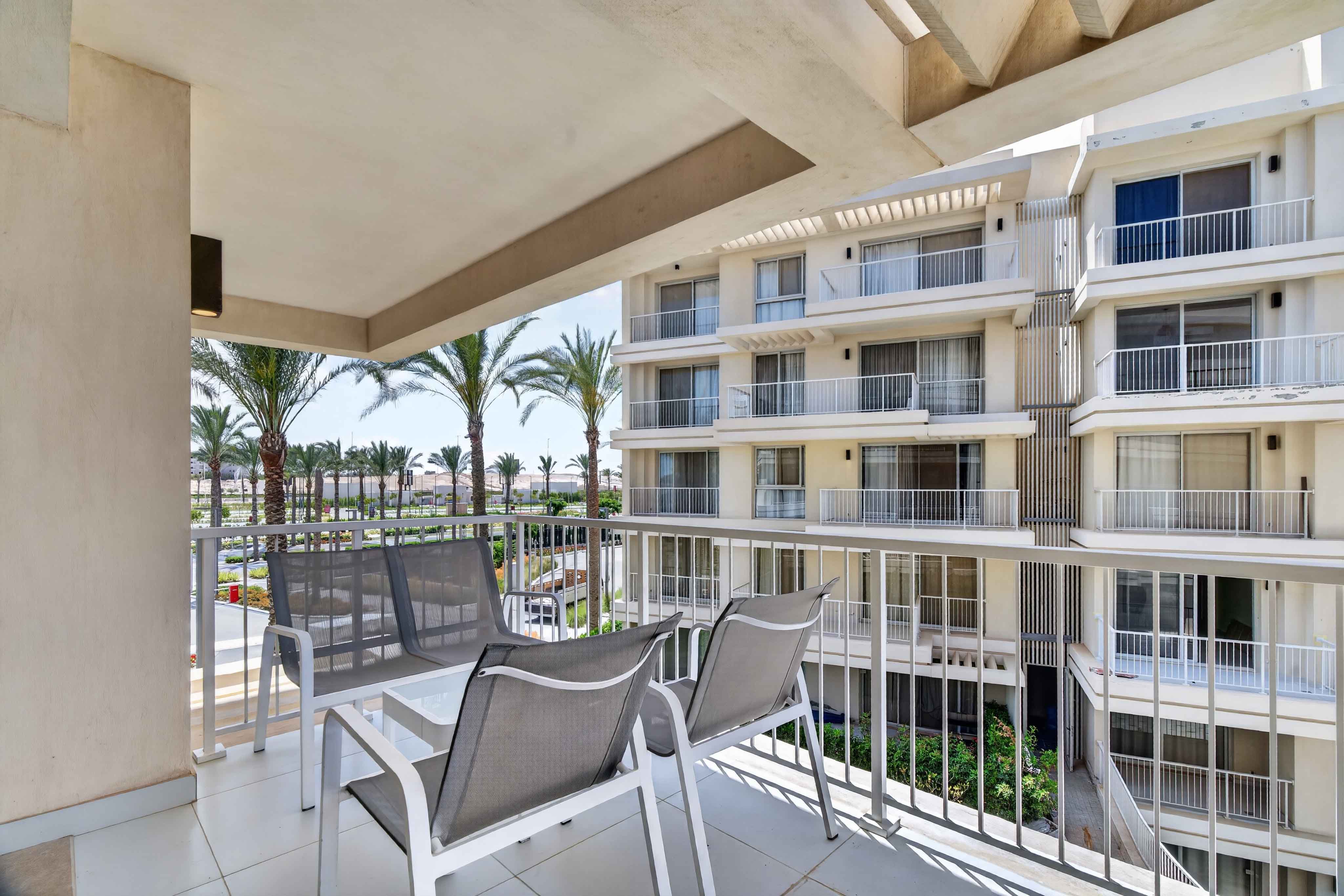 2BR Lagoon View | Marina Views — photo 2