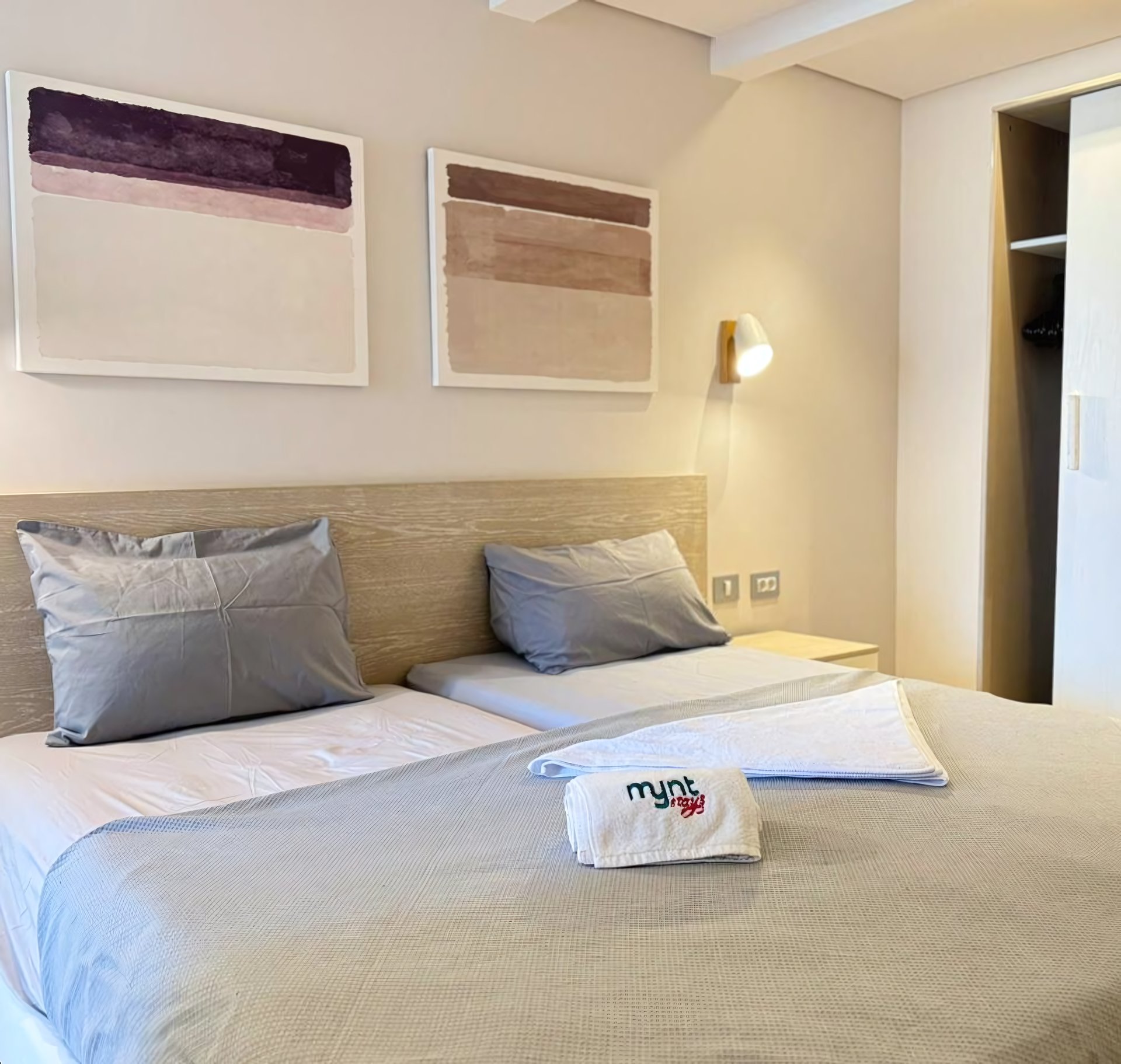 Chic 2BR Serviced Apartment in Fouka Bay | Front Row Sea View Retreat — photo 3