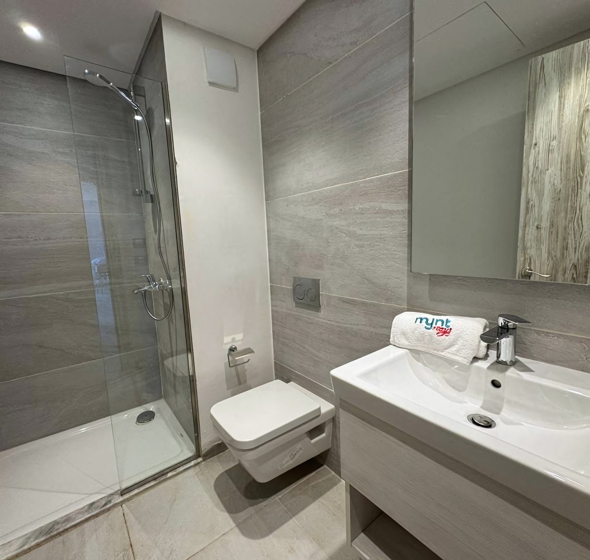 Chic 2BR Serviced Apartment in Fouka Bay | Front Row Sea View Retreat — photo 6