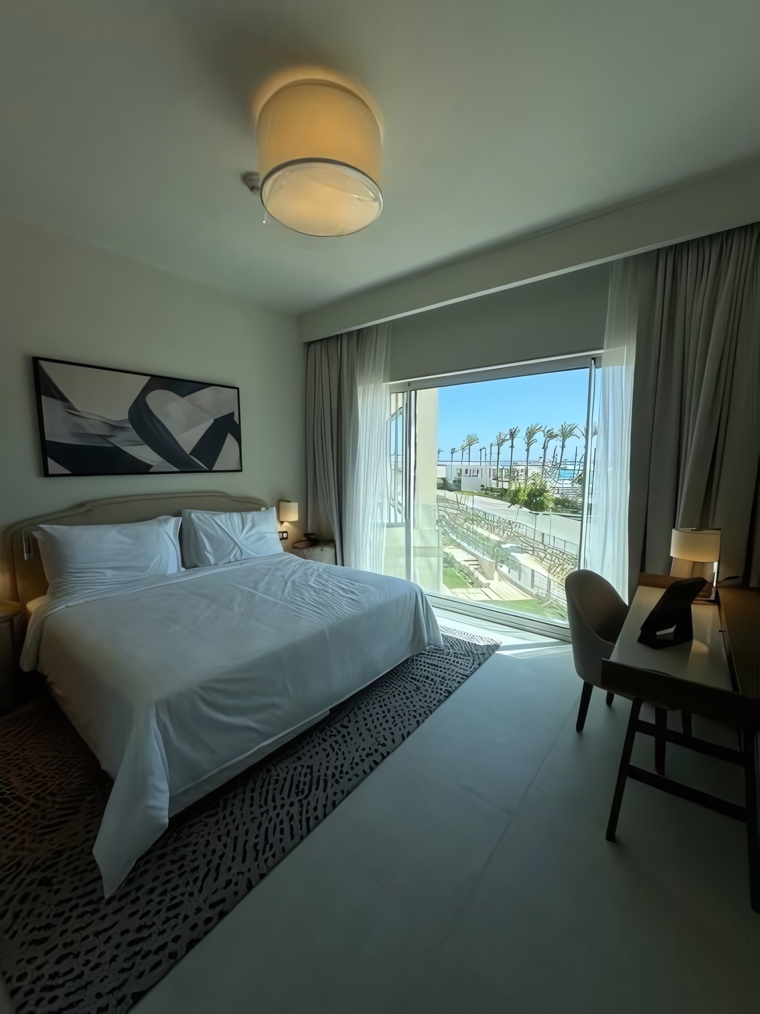 غرفة نوم بإطلالة على البحر — فندق Address Beach مراسي, photo 7