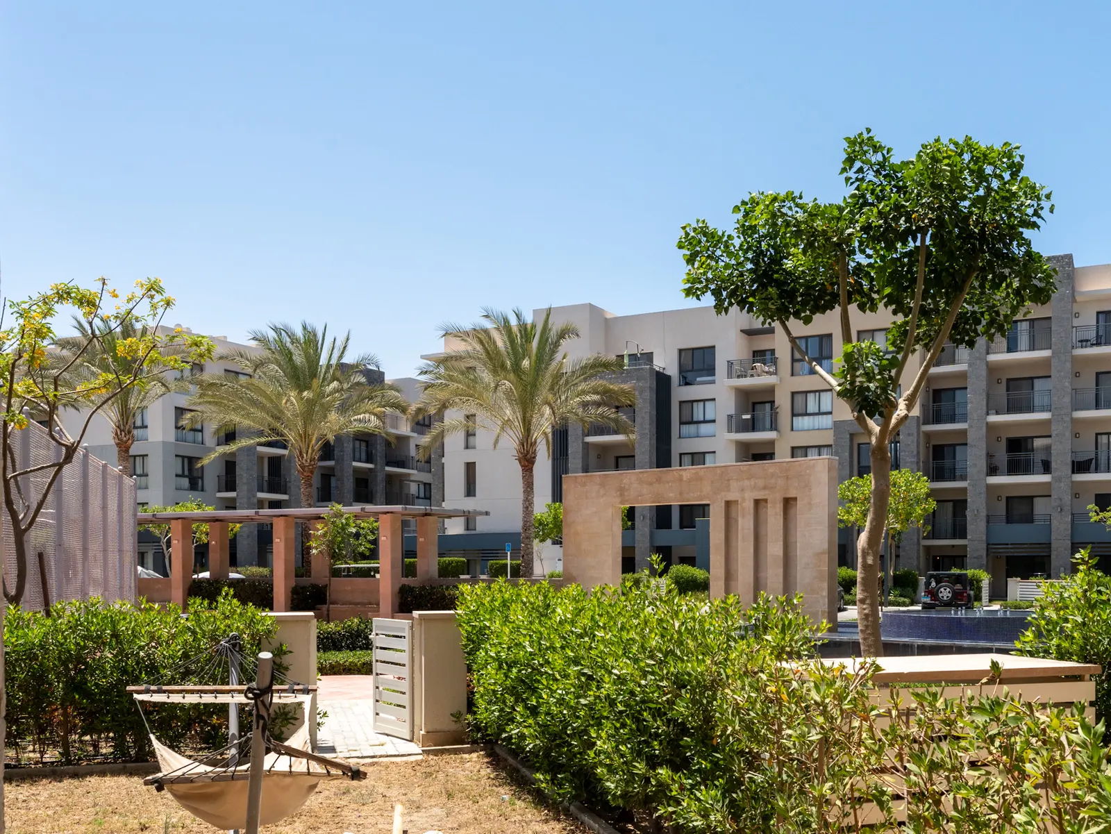 1BR + Garden | Marina