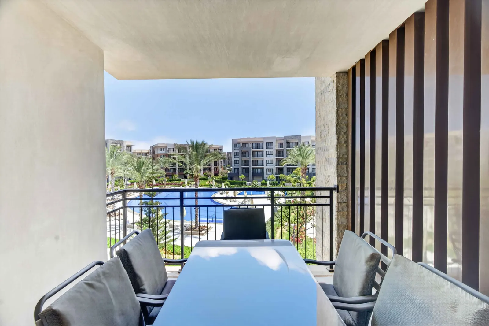1BDR Pool View Marina 1