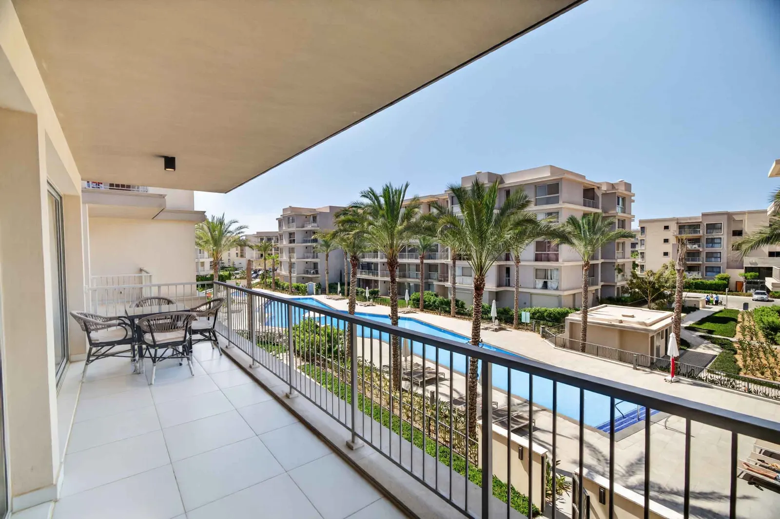 2BDR Aprt with Pool View