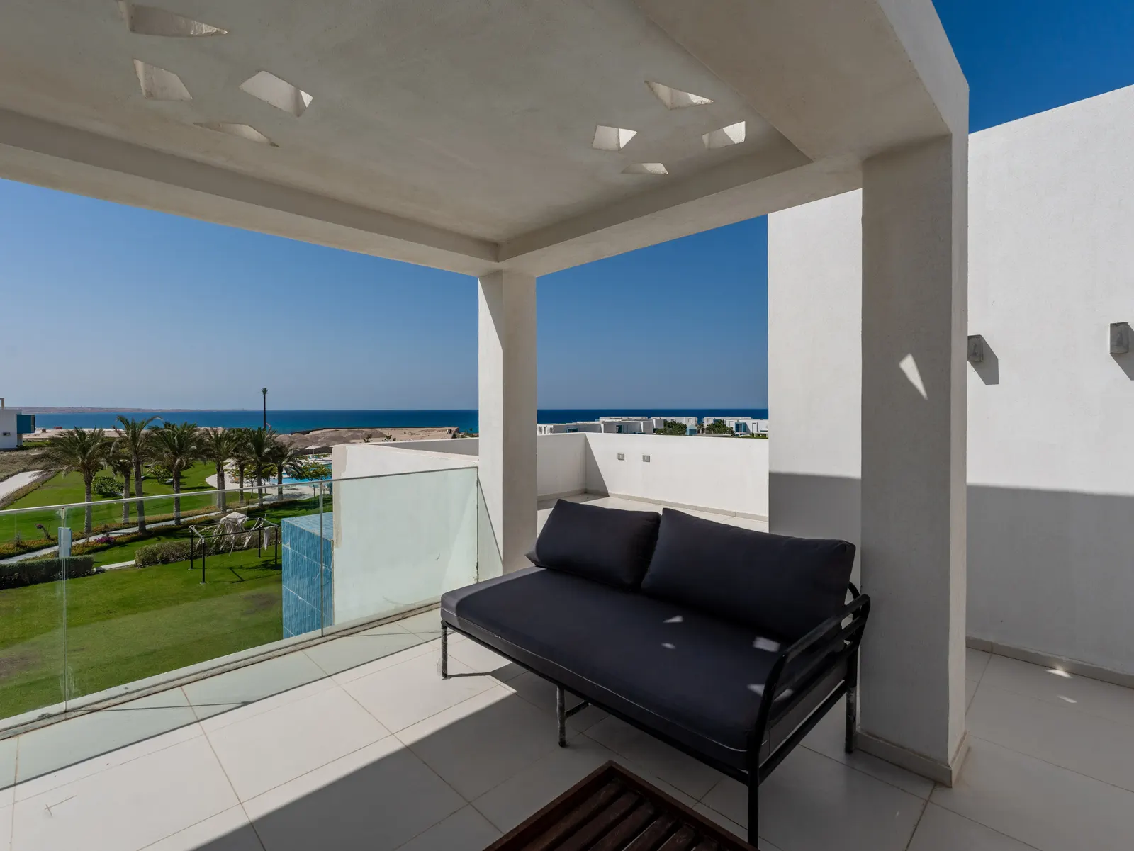 2BR Penthouse In FoukaBay SeaView