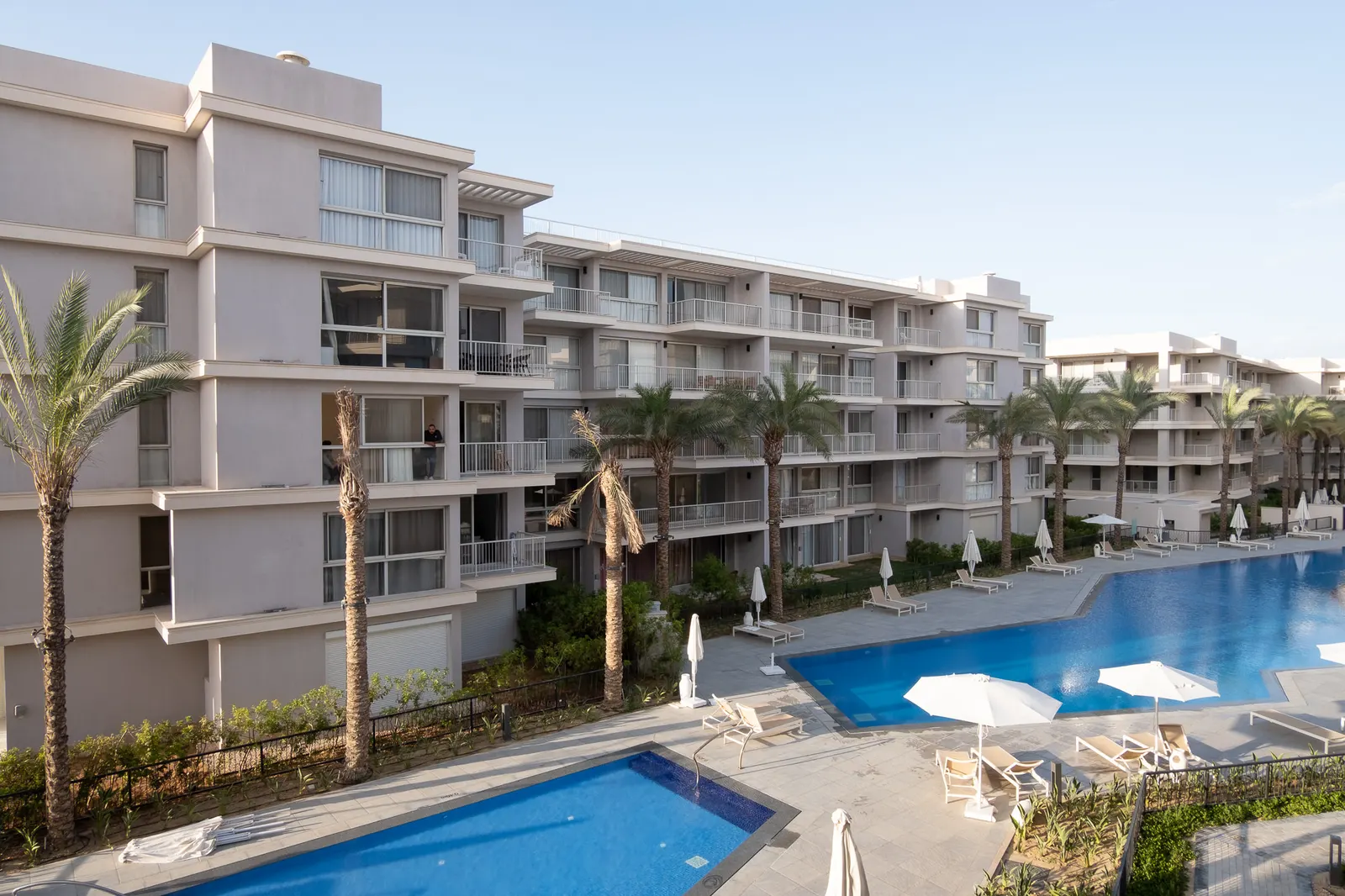 Chic 2BR Pool View | Marina