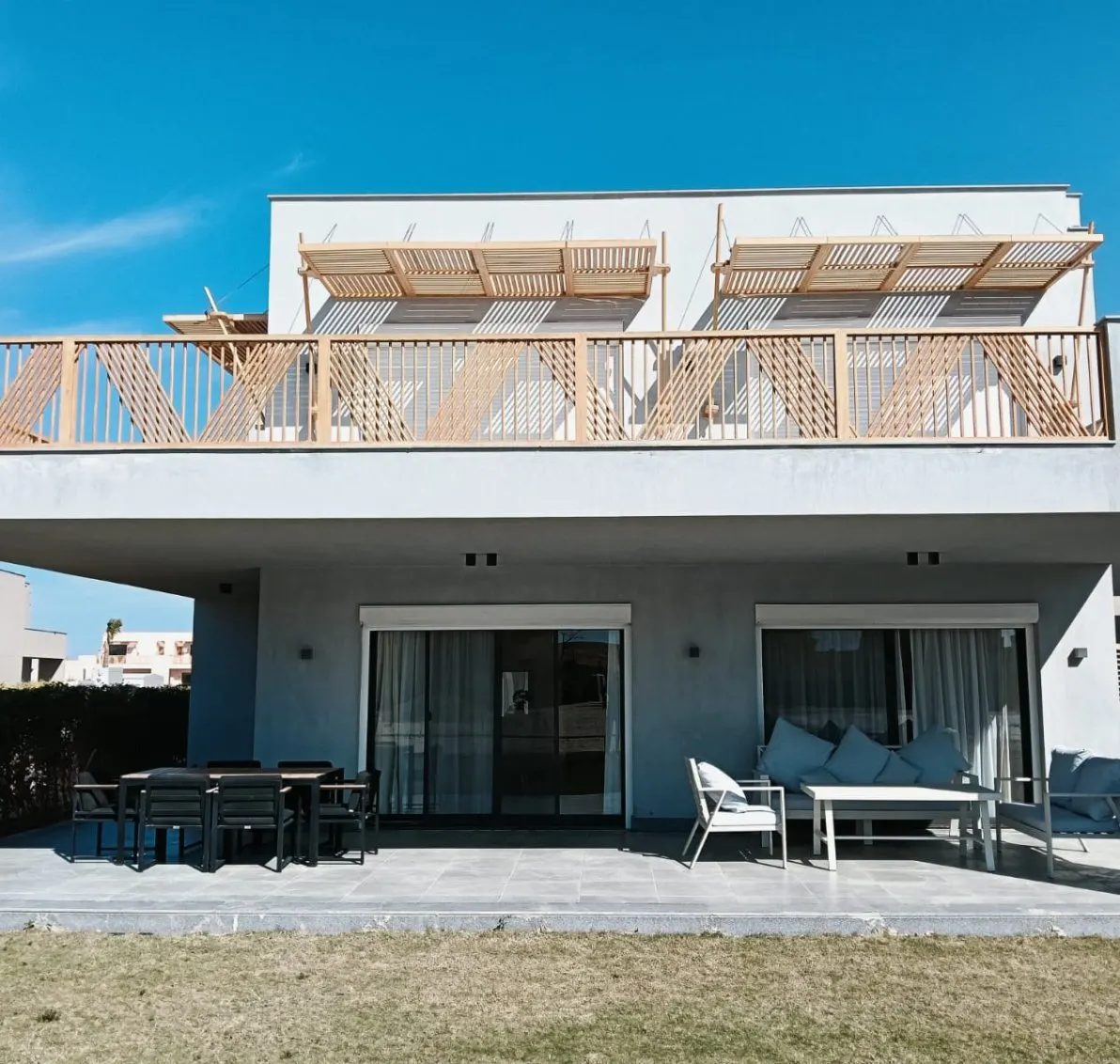 Luxury 4BR Villa · Playa