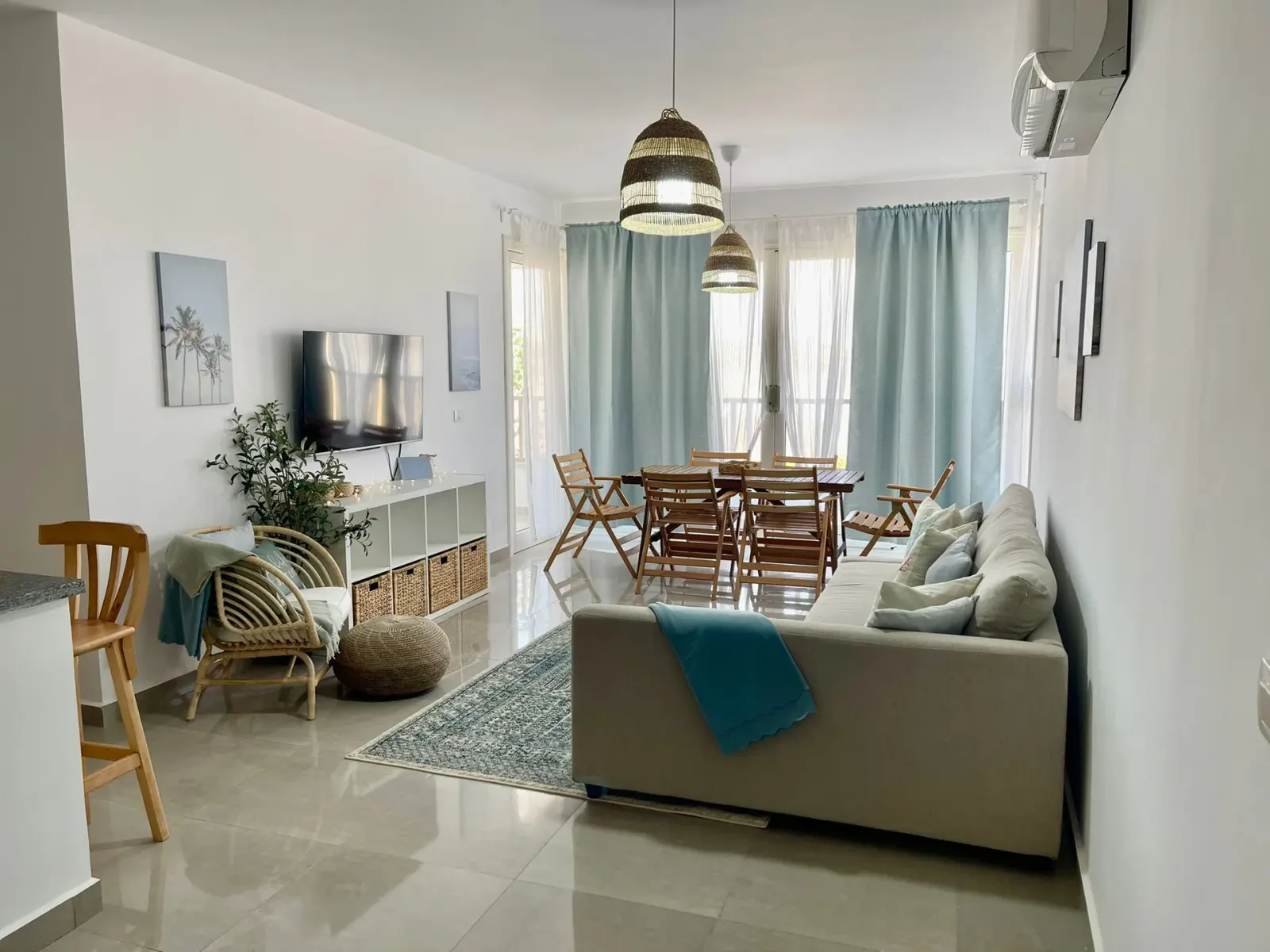 C08-F01 Beachtown 2 Bedroom Apartment