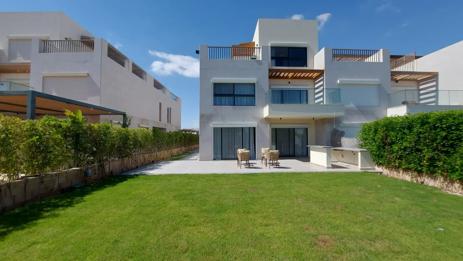 G56 Selection 7 Bedroom Town Villa