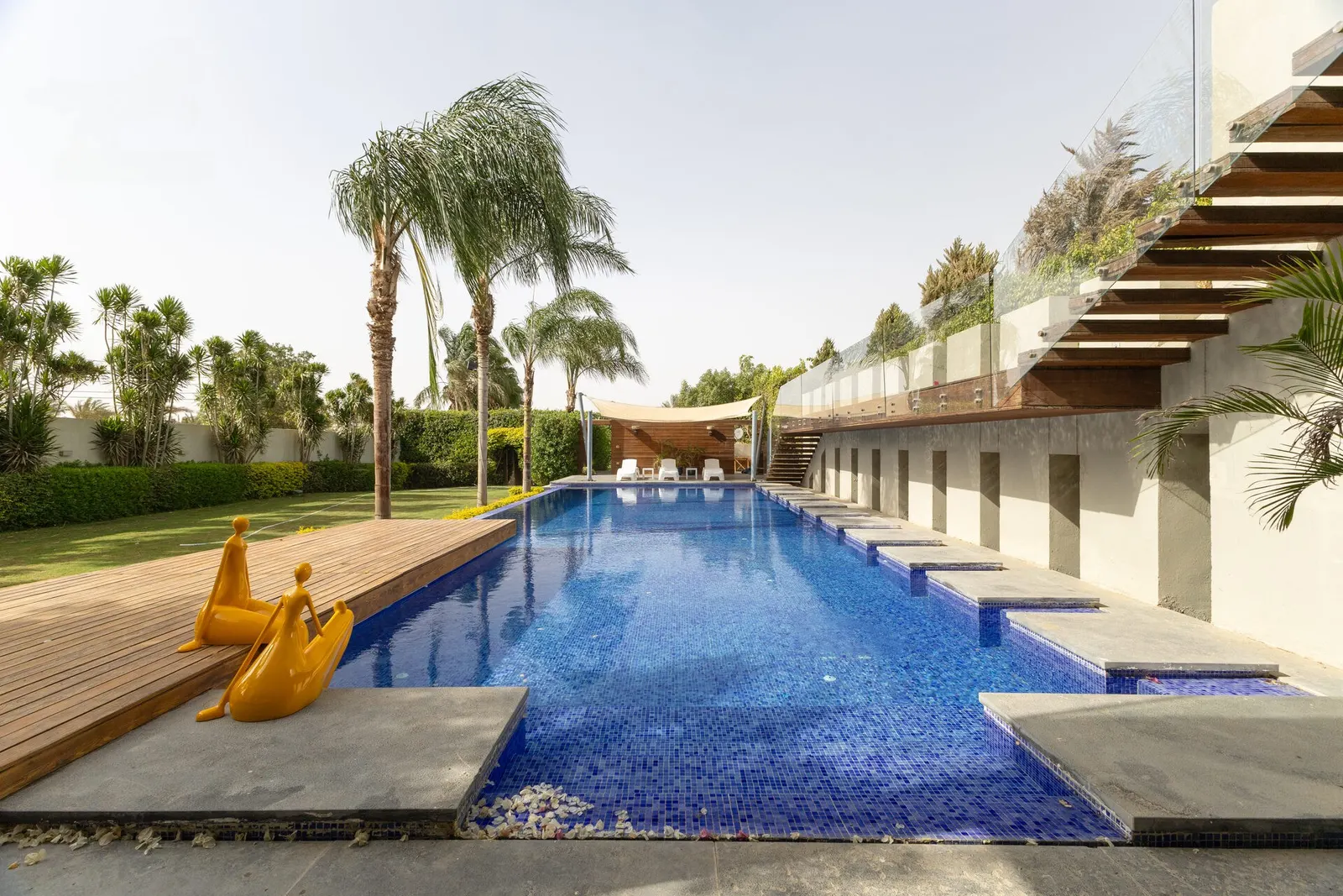 Round Tower and Long Mosaic Pool — 5-Bedroom Villa, Sheikh Zayed