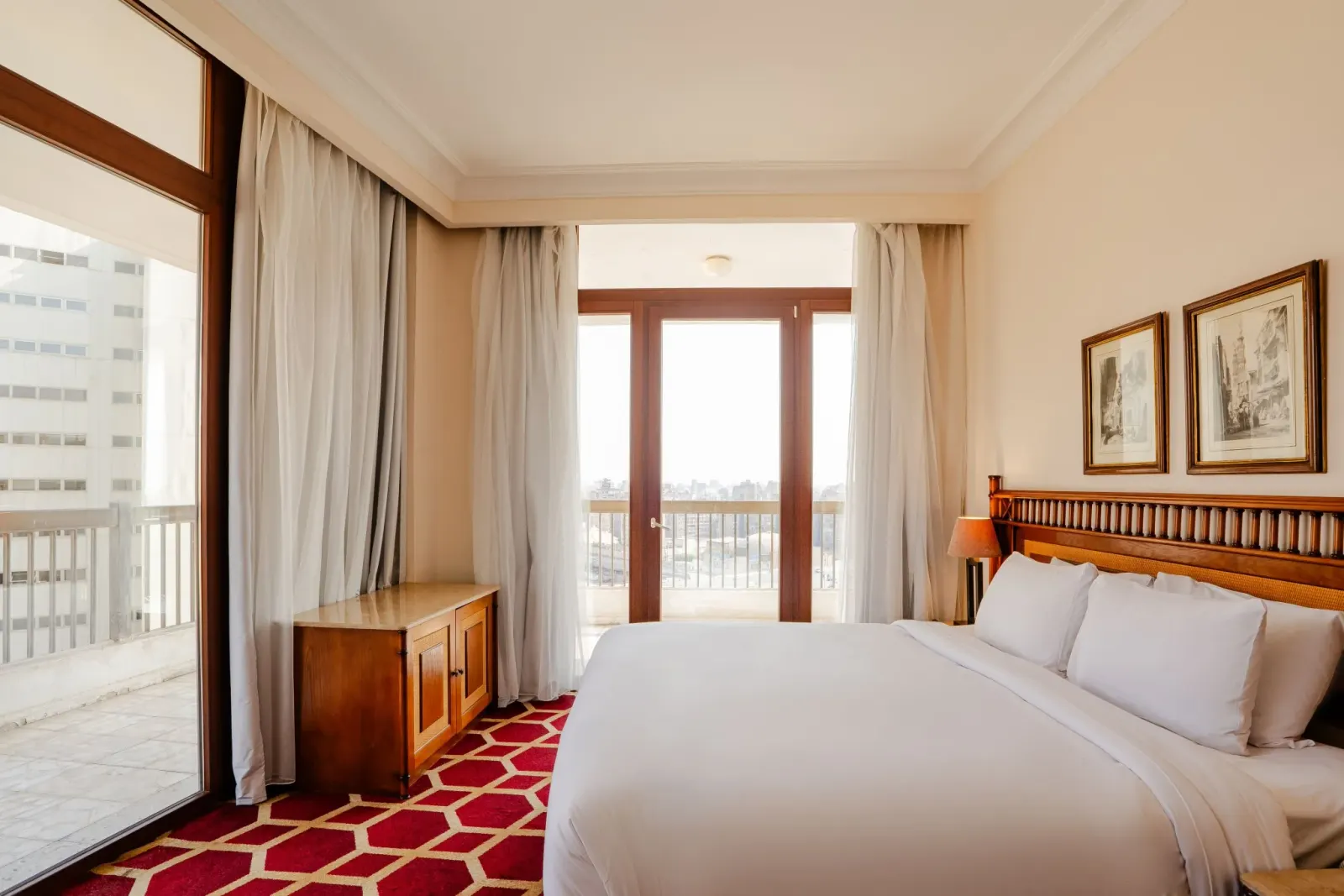2 Bedroom Royal suite 1 King bed and two twin beds