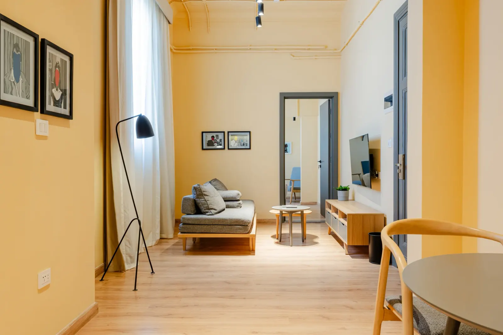 One Bedroom Apartment