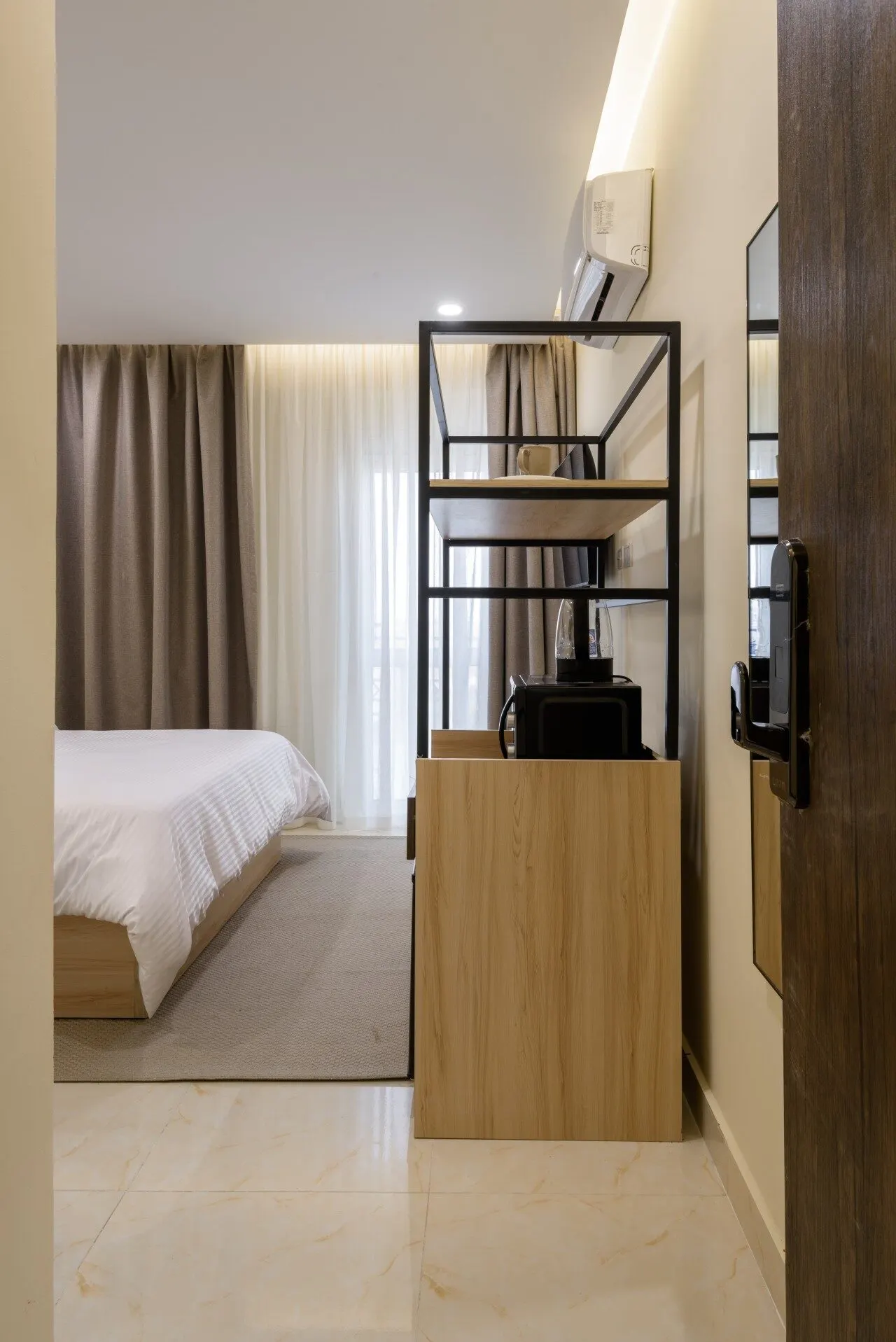 Heliopolis Airport Double Room with Matisse Prints, Lower Floor