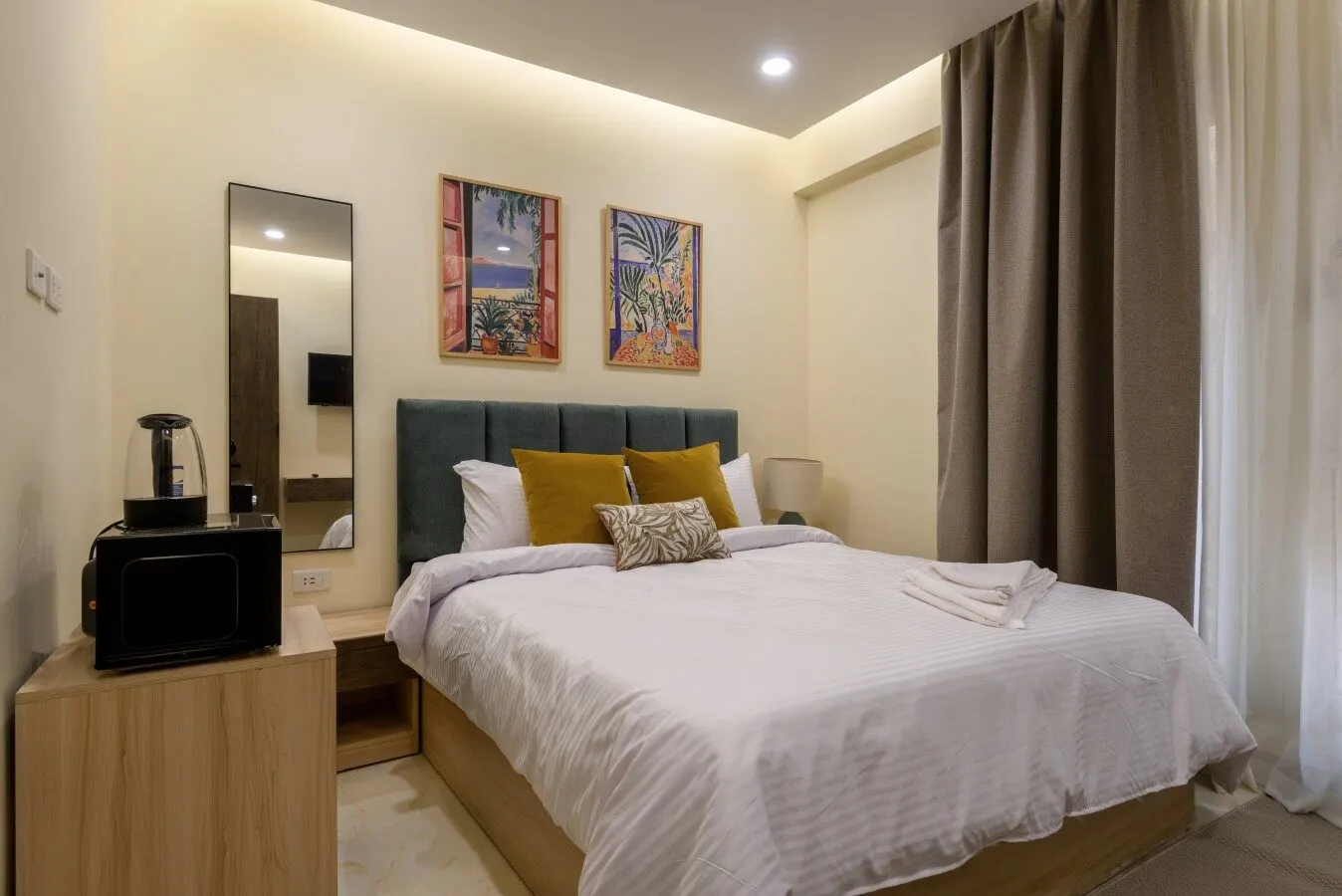 Compact Heliopolis Airport Double Room, Lower Floor
