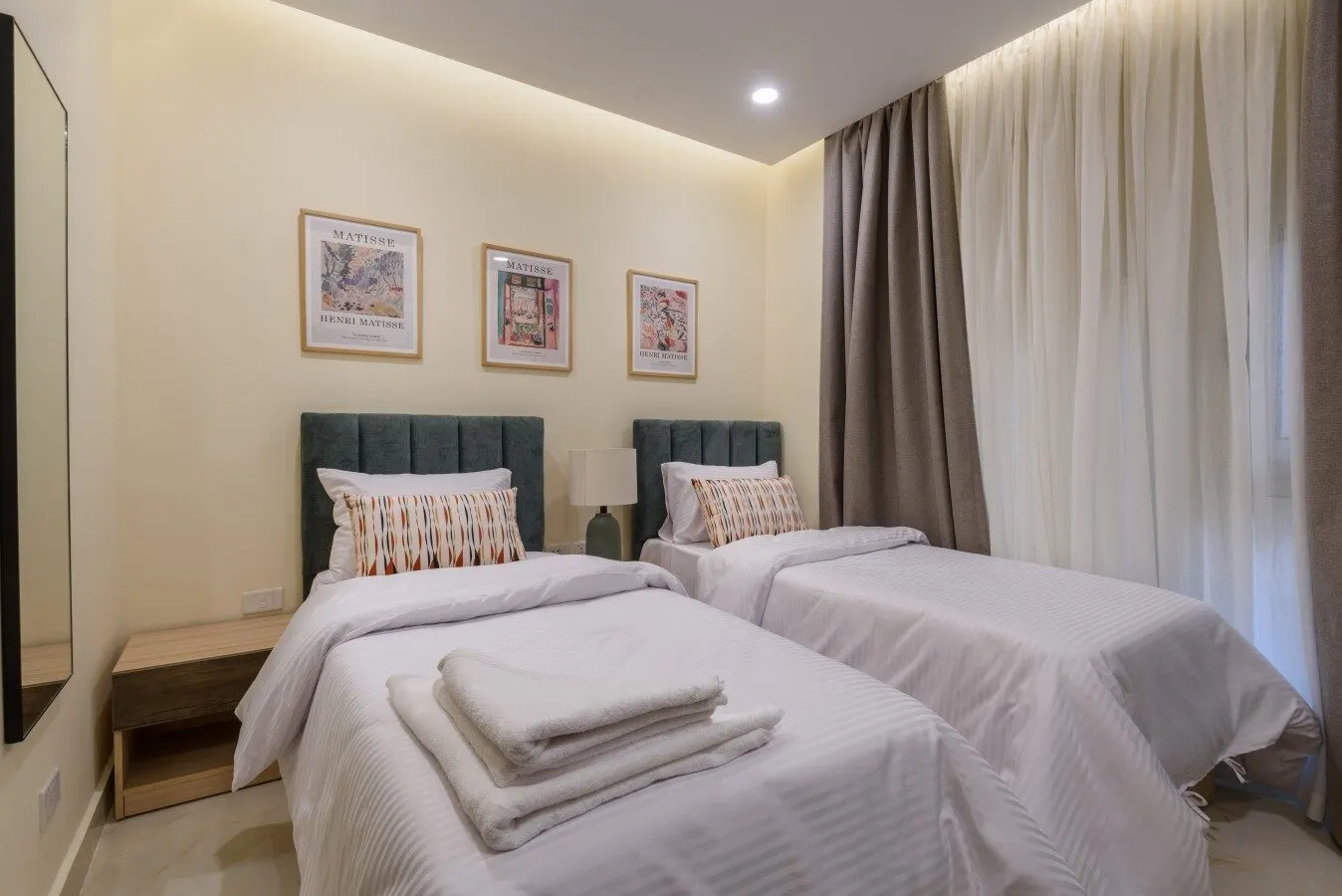Compact Heliopolis Airport Twin Room, Upper Floor