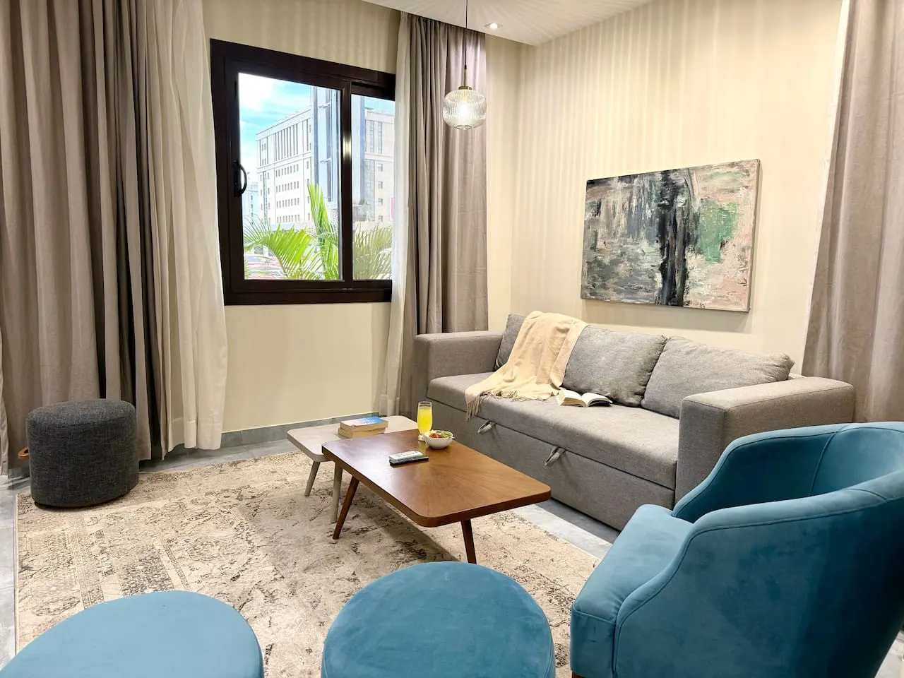 Bright One-Bedroom with King Bed and Gym Access