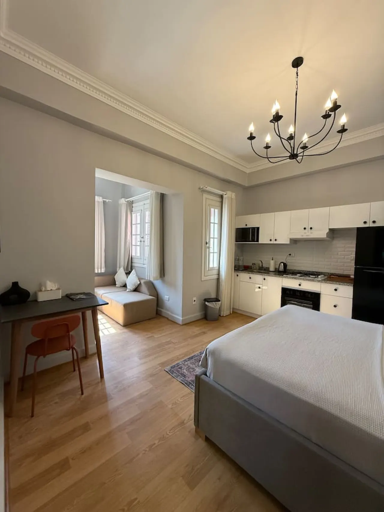 Bright Studio with Workspace, Gym and Lounge