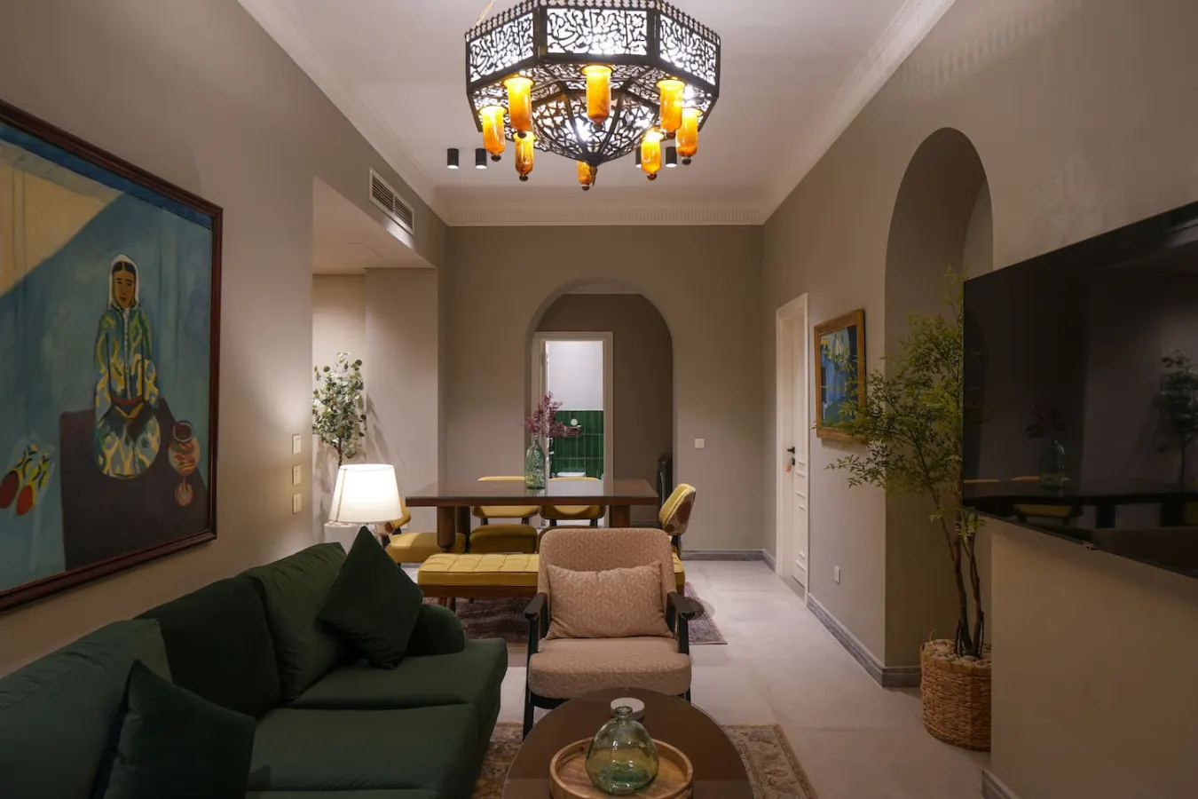 Large 132 sqm Three-Bedroom with Shared Terrace