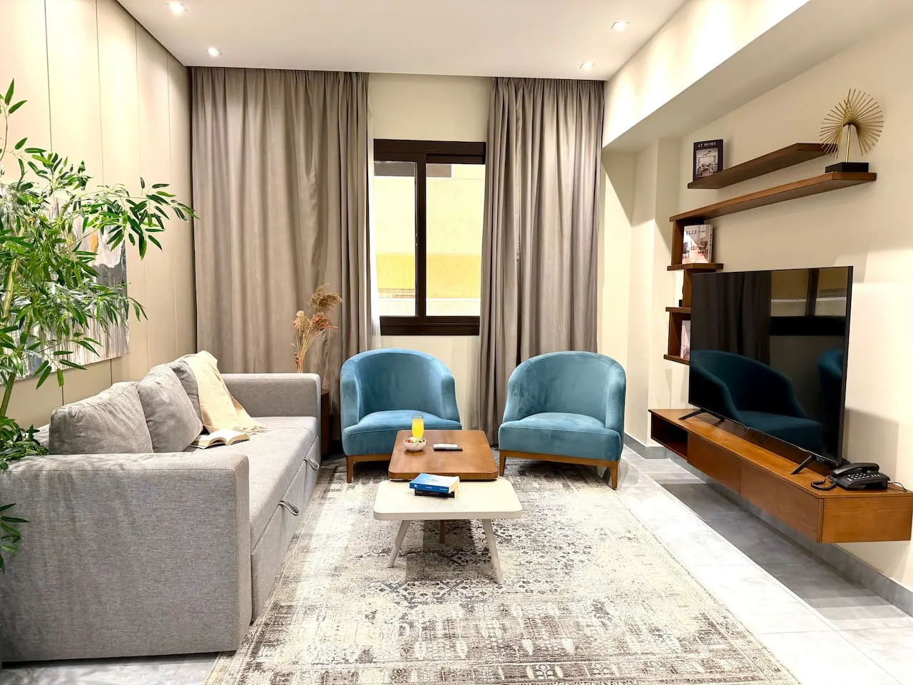 One-Bedroom with Dining for Two and Gym Access