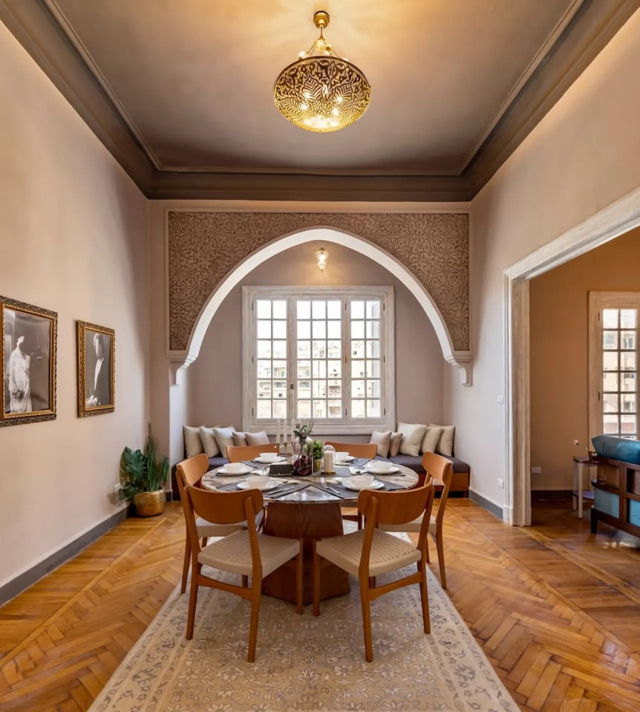 Vintage Three-Bedroom Residence with Street Balcony
