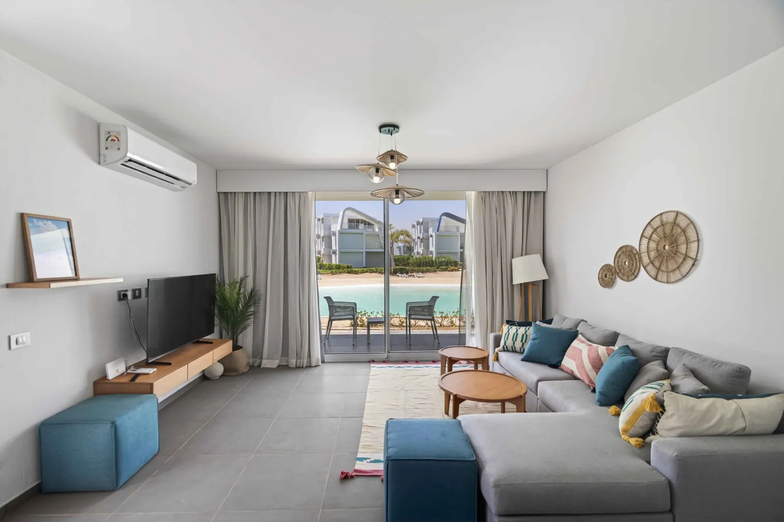 Modern 3BR | Lagoon View Fouka