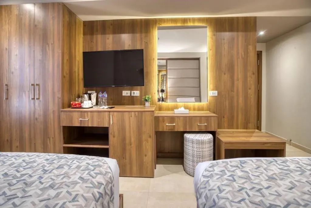 Twin Room with City View — Nozol Pyramids Hotel & Spa