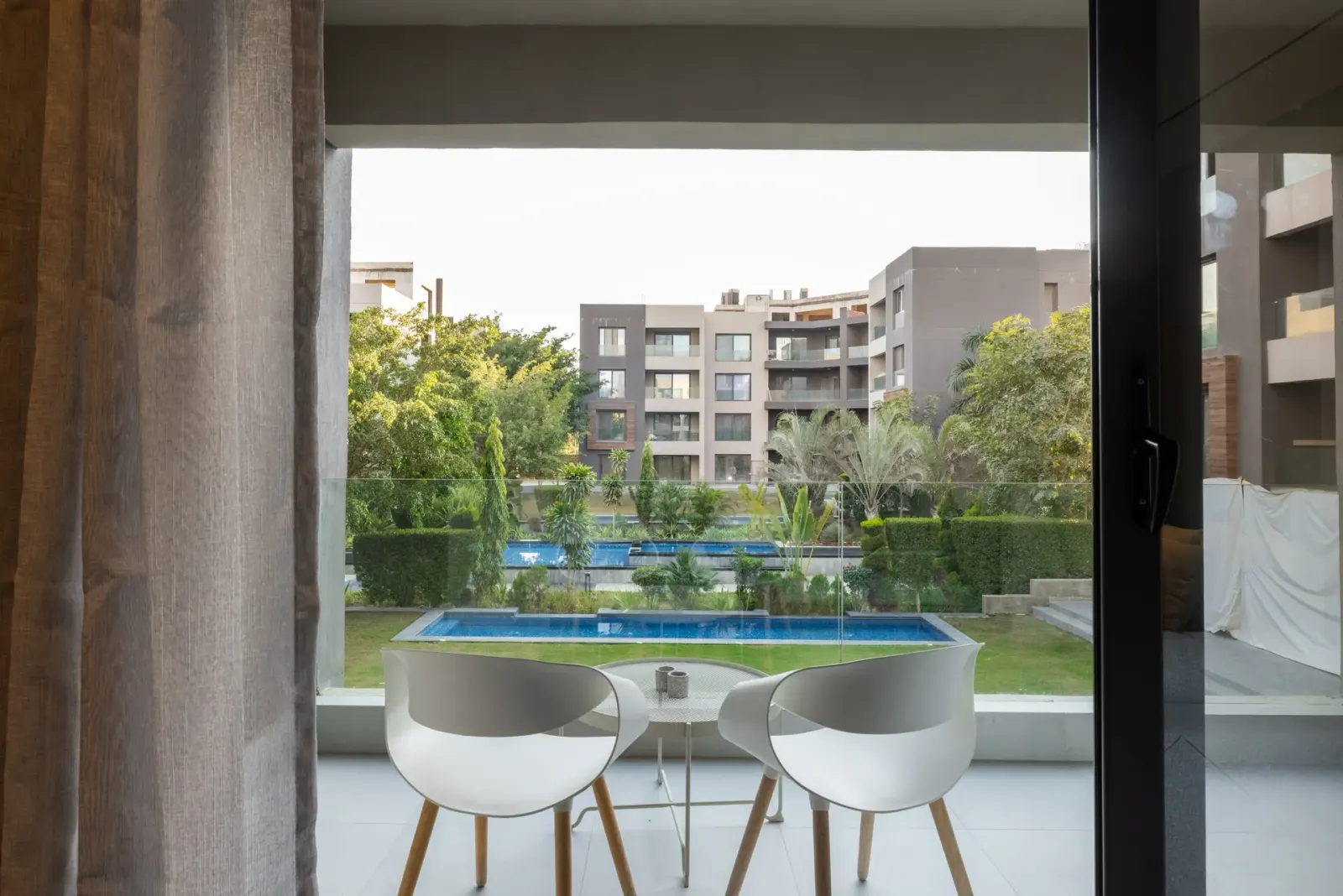 3-Bedroom Apart with Garden Views & Pool Access GF