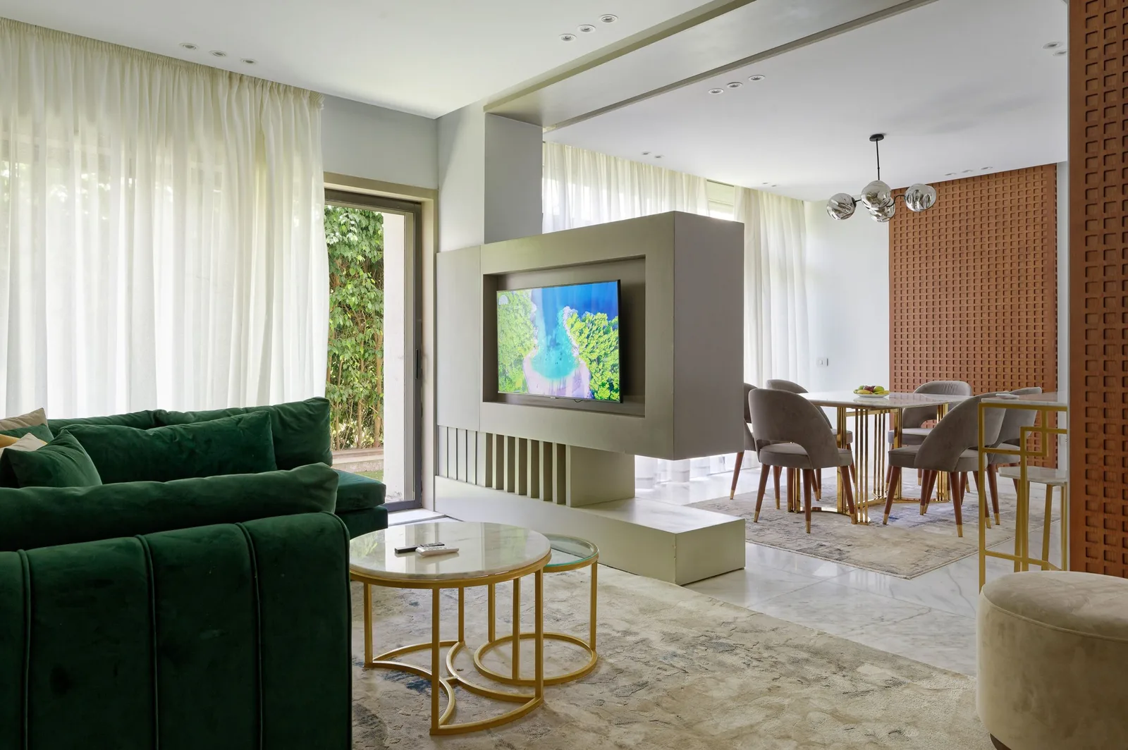 Luxury APT - 1BR - Lake View Residence