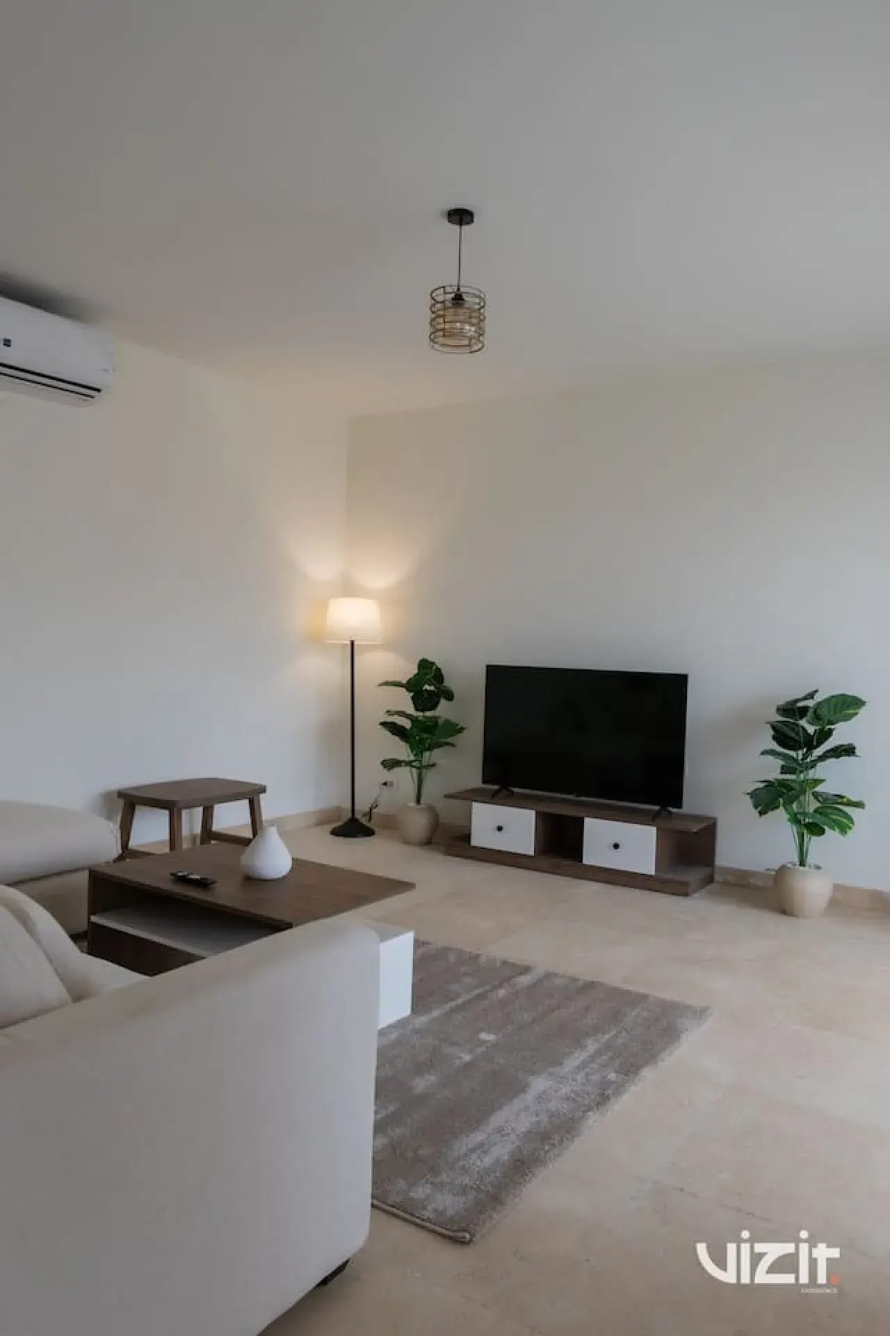 2-Bedroom Apartment · O West