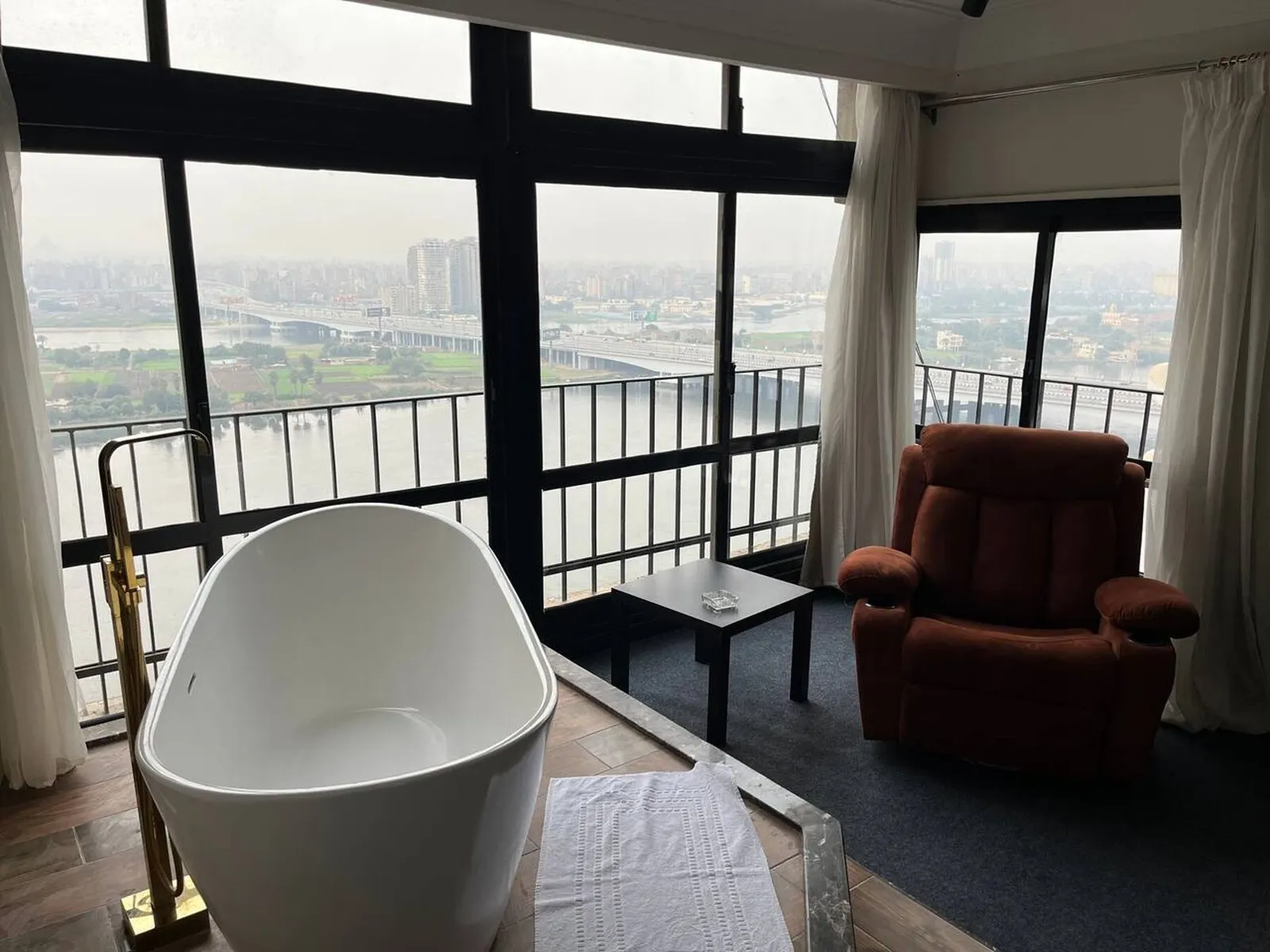 Pyramids Sunset Suite — 2-Bedroom, Maadi