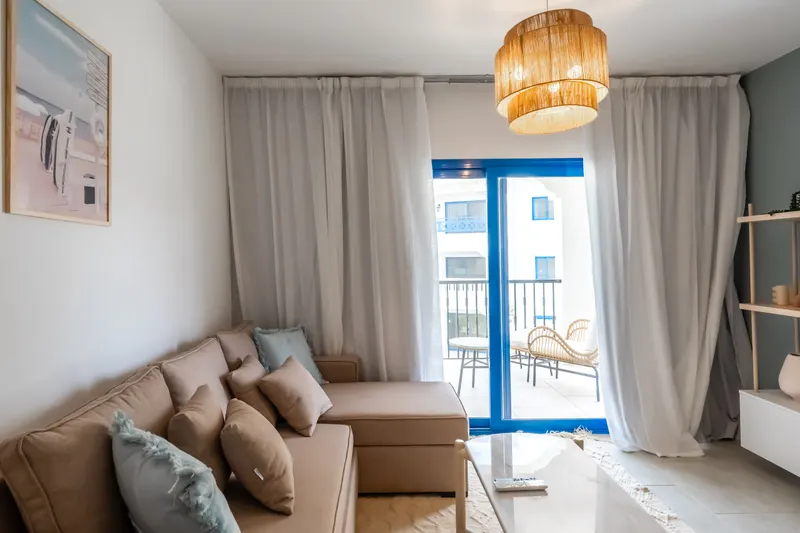 1BR | Greek
