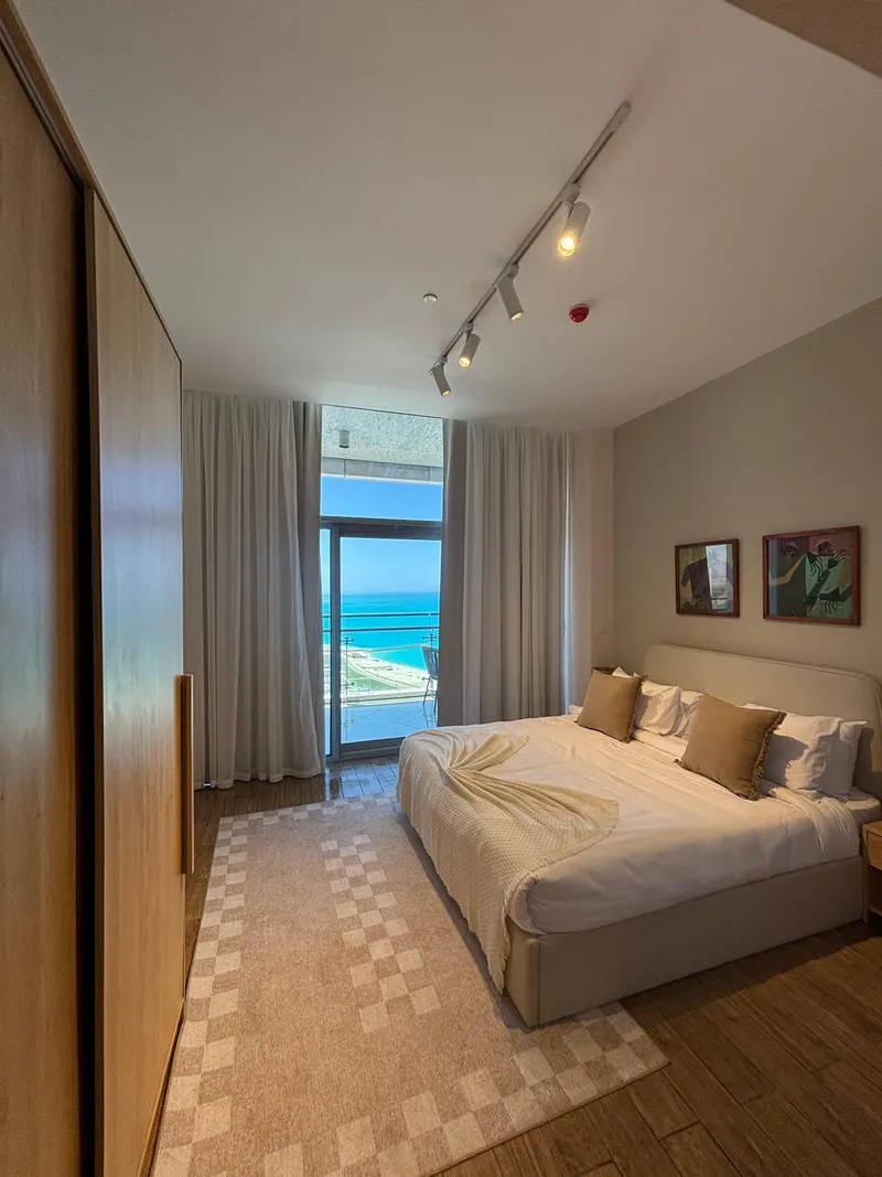1BDR Aprt. At City Edge Sea view