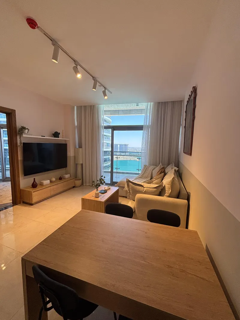 1BDR Sea view | City Edge