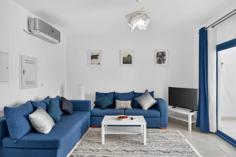 1BDR Serviced Apartment · Greek — photo 3