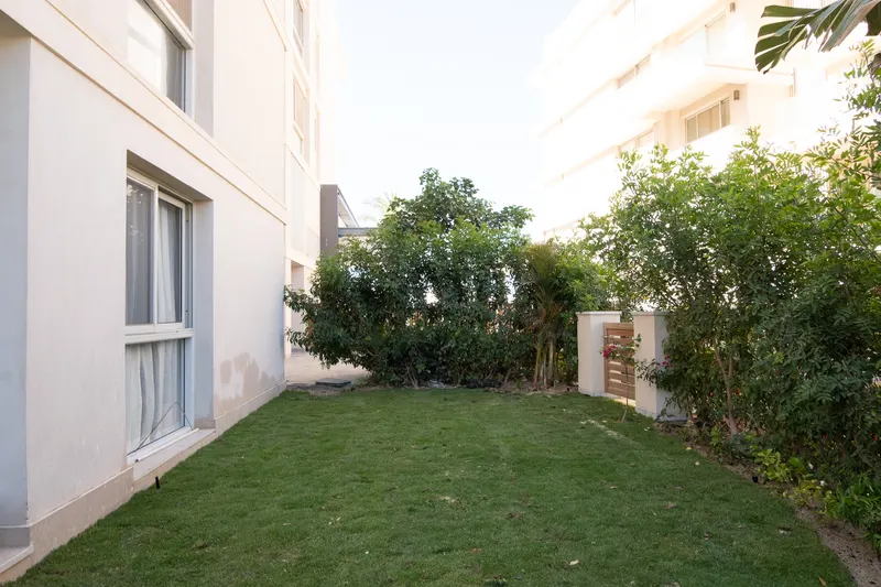 2BR Lagoon View Marassi