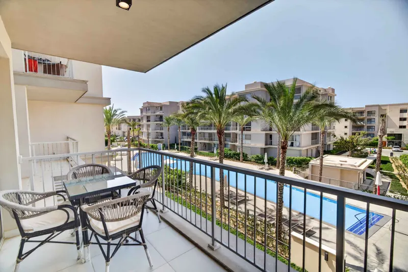 2BDR Aprt with Pool View, photo 2