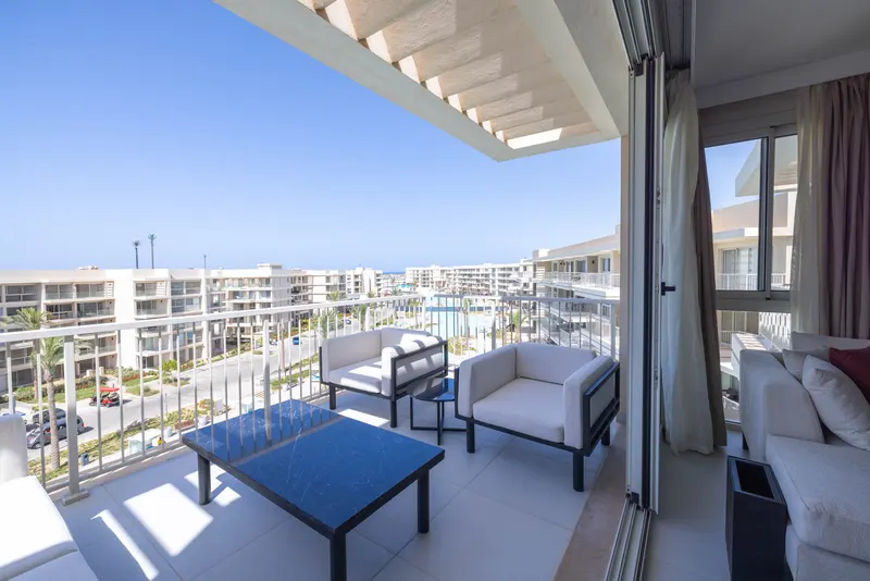 3BR + Nanny Lagoon & Partial Sea view