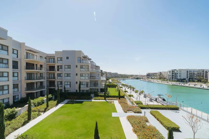 3BR Apartment Canal View — photo 2