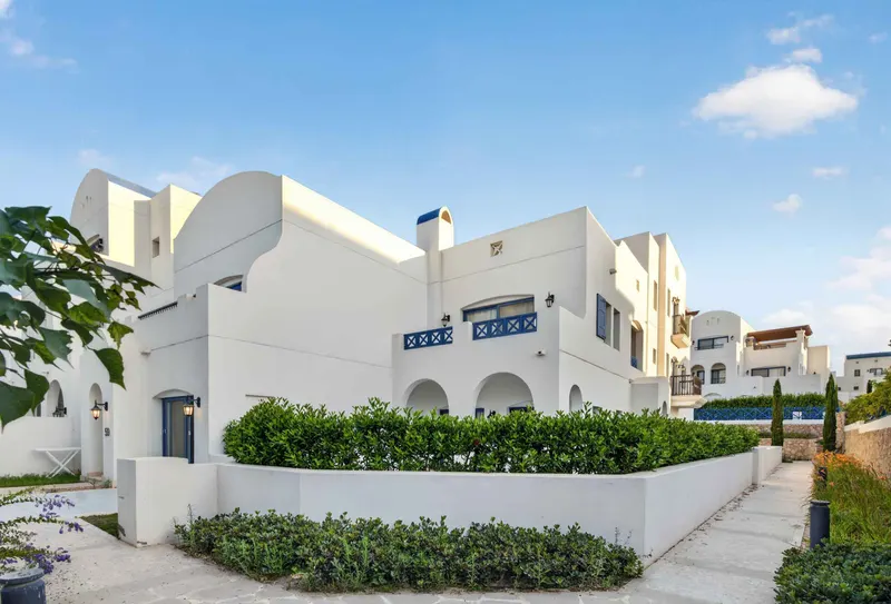 3BR TownHouse Greek Village — photo 2