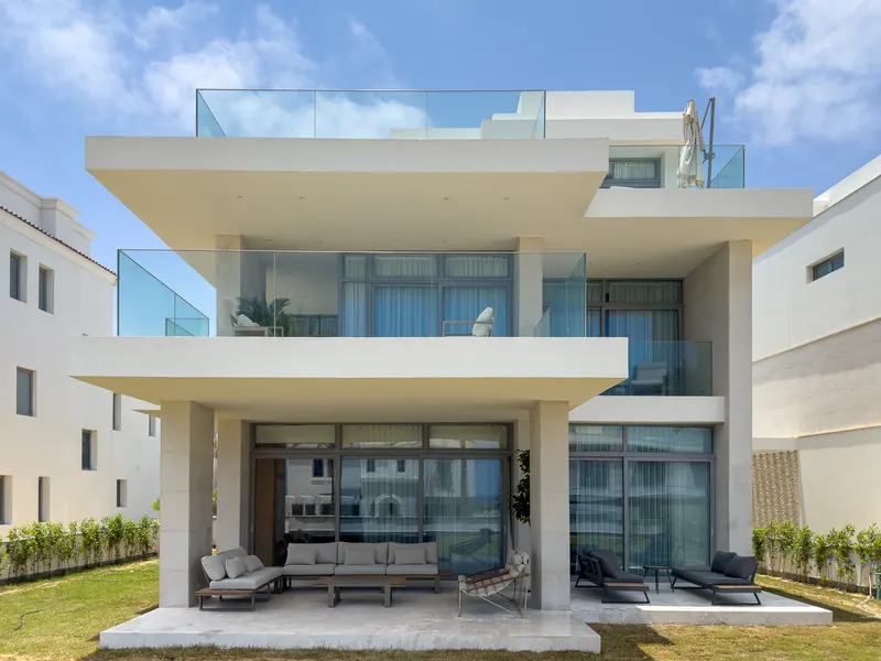 5BR Sea Front Villa in Marassi Bay