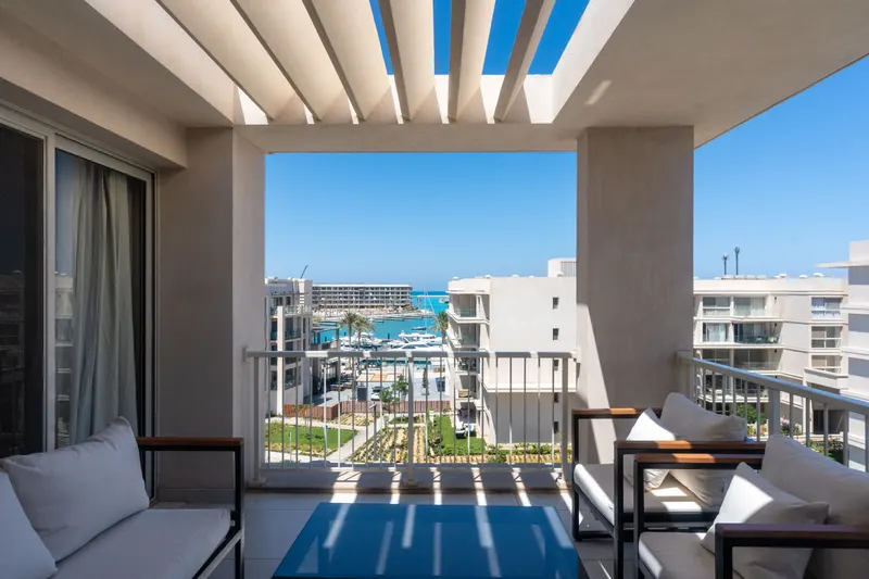 Senior 3BR Partial Marina view — photo 4