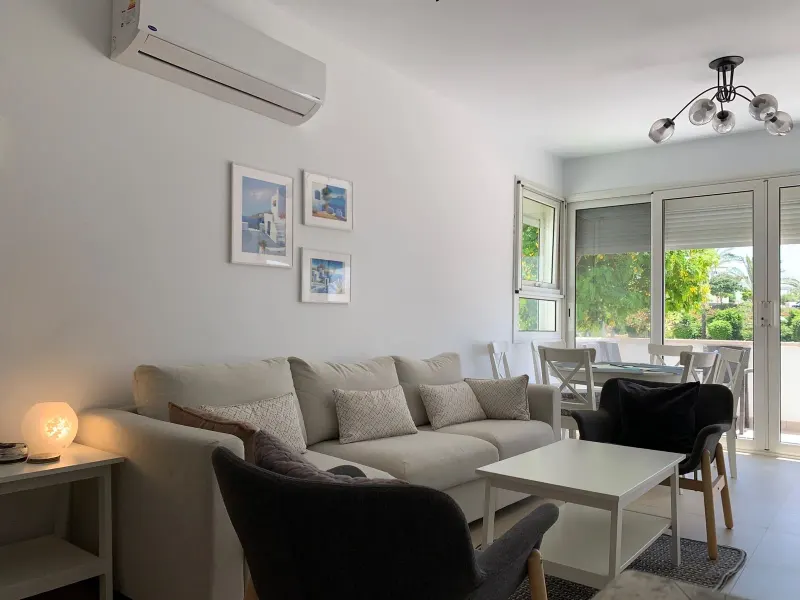 B01-G04 Beachtown 2 Bedroom Apartment — photo 6