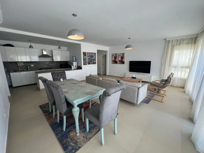 B09-F05 Beachtown 2 Bedroom + Maid's Room Apartment, photo 3