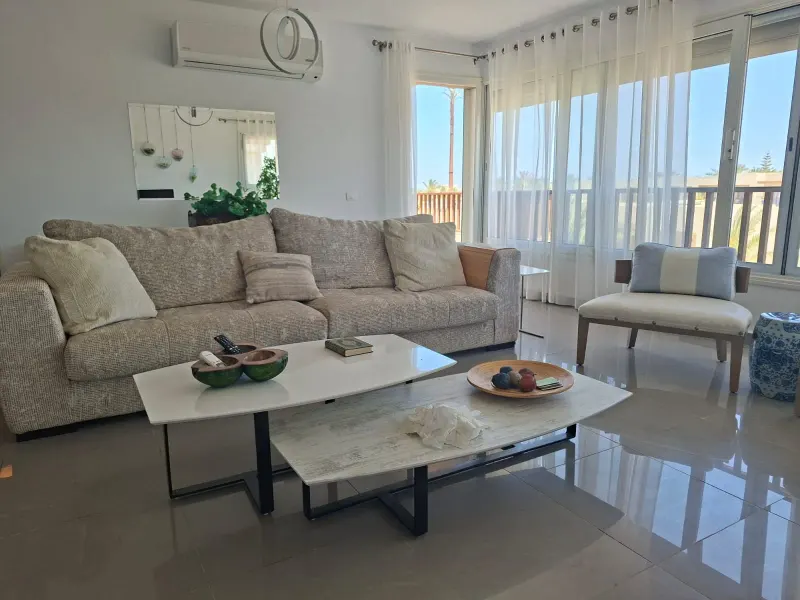 C01-S01 Beachtown 2 Bedroom + Maid's Room Apartment — photo 2