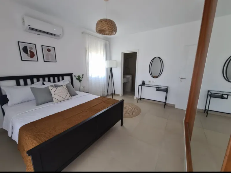 C01-S07 Beachtown 2 bedroom + Maid's Room Apartment — photo 5