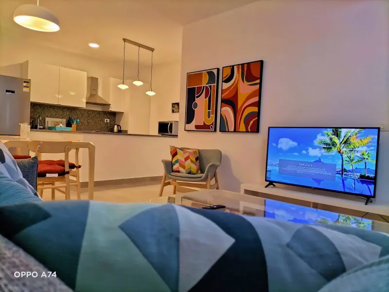 C01-S08 Beachtown 2 Bedroom Apartment — photo 4