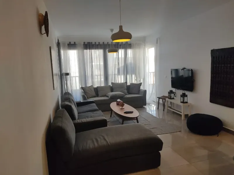 C02-F03 Beachtown 2 Bedroom Apartment — photo 3