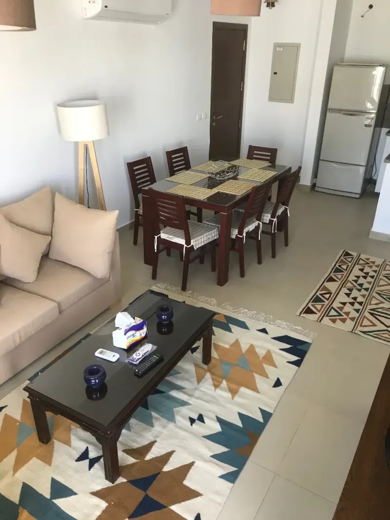 C02-S04 Beachtown 2 Bedroom Apartment — photo 3
