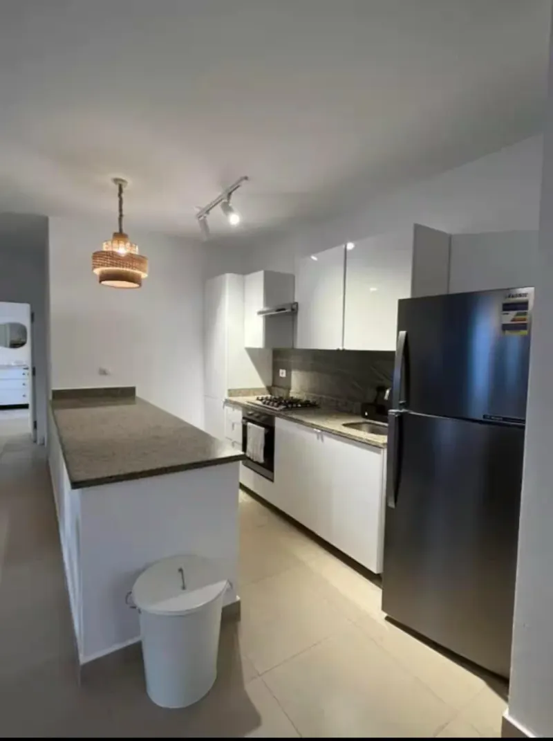 C02-S06 Beachtown 2 Bedroom Apartment — photo 3