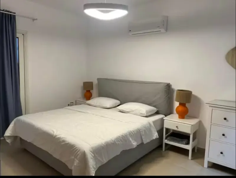 C02-S06 Beachtown 2 Bedroom Apartment — photo 4